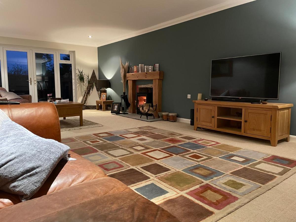 Executive Home With Plenty Of Room Ely Bagian luar foto